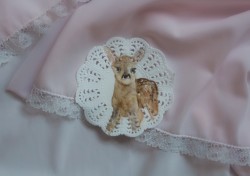 angelwater: a small fawn doily for my angel boy 