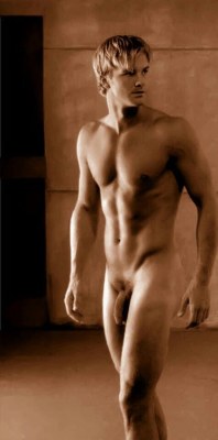 gonakedmagazine:  Subscribe to GoNaked Magazine. It’s a free, digital mag for today’s male nudist. www.gonakedmagazine.com - sign up in the left column. Here are the links to the last 4 issues. Issue #1 - http://bit.ly/GNMAG_AUG2013 Issue #2 - http://bit.