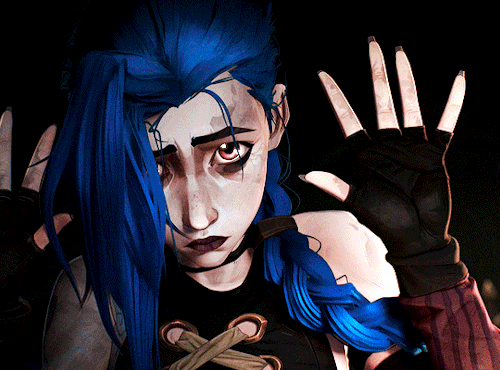 tesb:Wanna know a secret? Silco thinks he made Jinx, with all his rants and his hard-won lessons. “Excise your doubts, Jinx. Be what they fear, Jinx.” Like everything was the same as when Vander left him. But he didn’t make Jinx. You did.JINX in