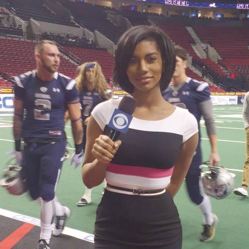 afrikangyal: marcusbelafonte: Taylor Rooks appreciation post.At 23, Taylor is making a name for he