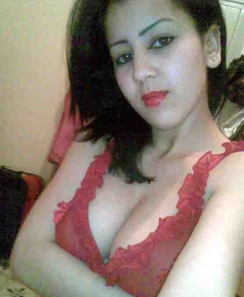Desi Indian Girls Showing Their Clevage Full porn pictures