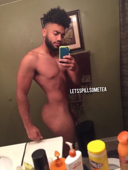 letsspillsometea2:  Harell showing off