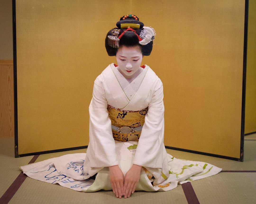 geisha-kai:  June 2017: maiko Toshisumi with pre-sakkou yakko shimada hairstyle by 