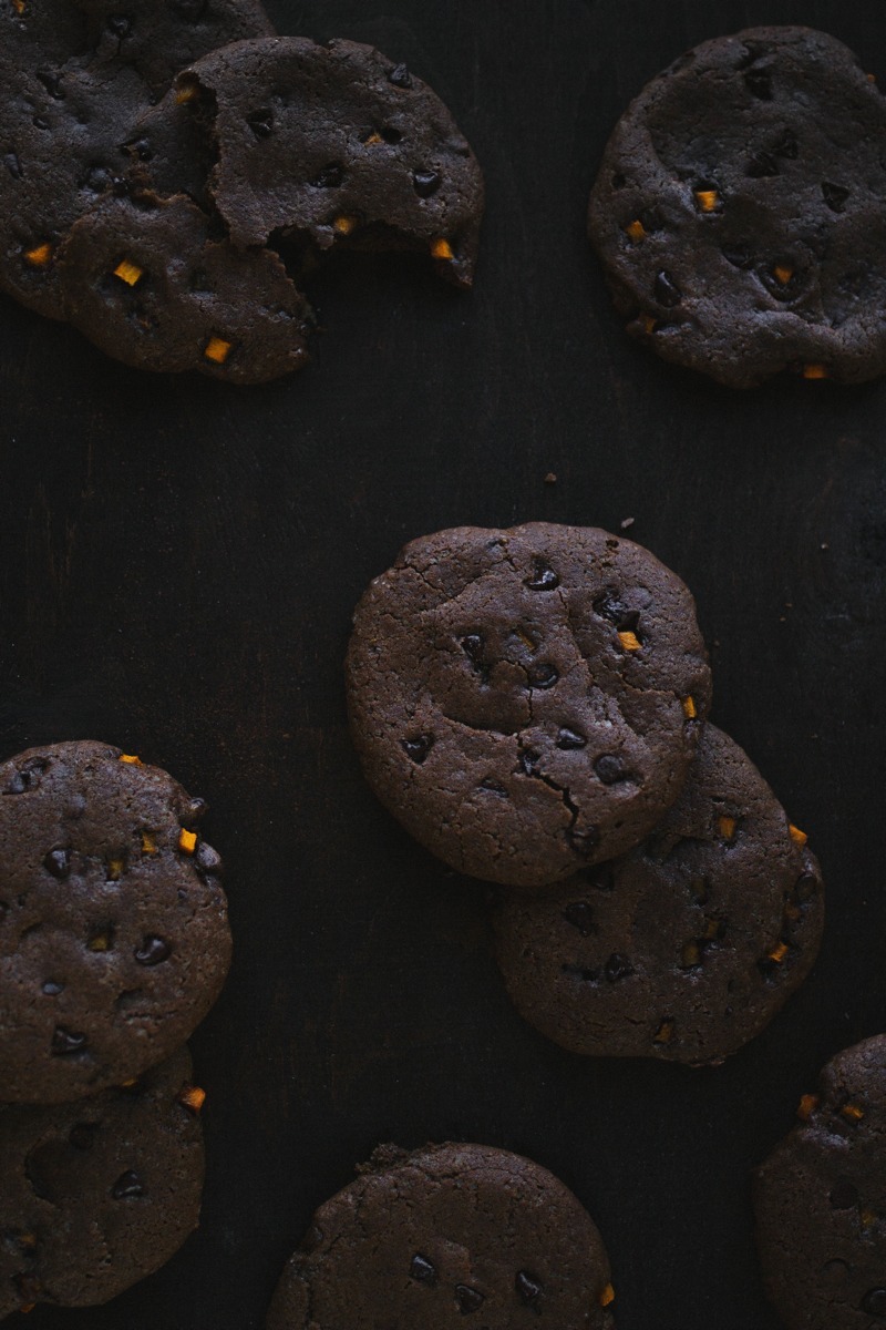 sweetoothgirl:  Pumpkin Chocolate Chip Cookies 