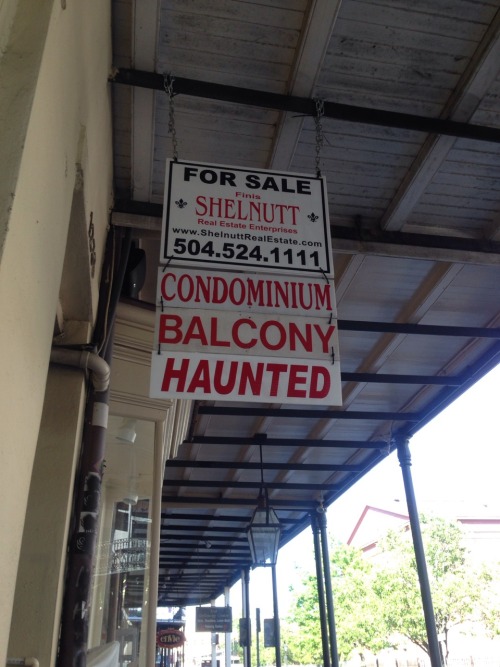 chrisisgross:You have two options when you’re looking for an apartment in the French Quarter