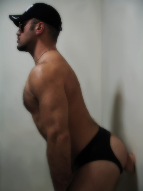 oofahpapa:  CIGARMAN36 Australia’s Tom Miller Part 3 ♂♂ http://oofahpapa.tumblr.com/archive