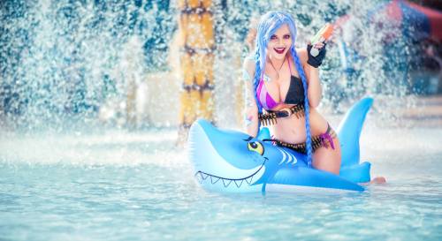 XXX league-of-legends-sexy-girls:  Jinx Cosplay photo