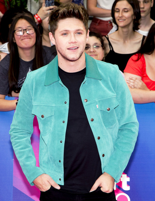 dailyniall:Much Music Video Awards 2017 - Arrivals