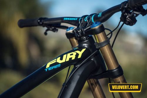 aces5050:  GT Fury Factory Racing (via Infos VTT : Les vélos du GT Factory Racing)