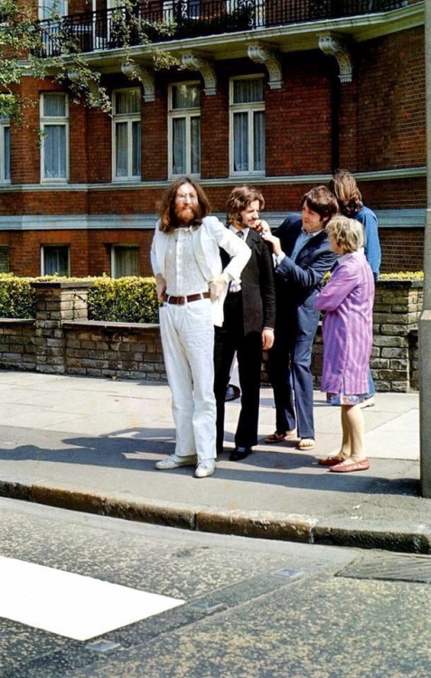 One more. Paul’s concept sketch for the ABBEY ROAD (1969) cover, the photo shoot, and the finished r