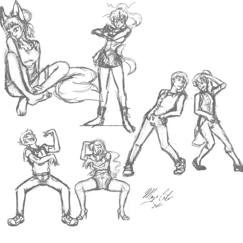 Did a short sketch session. The two couple poses are referenced and were a lot of fun. #sketch #pose