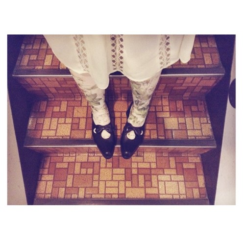 買ったらすぐ着たい派 w 靴: #tokyobopper タイツ: #triplefortune