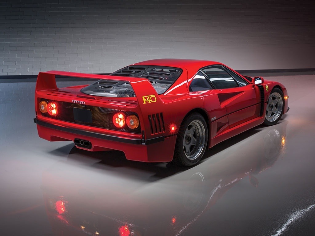 itsbrucemclaren:  —————–     the Ferrari F40  —————–