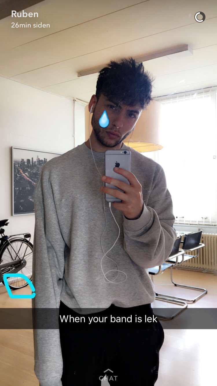 rhilkens:  I may post a bit too much on snapchat, but we should become friends on