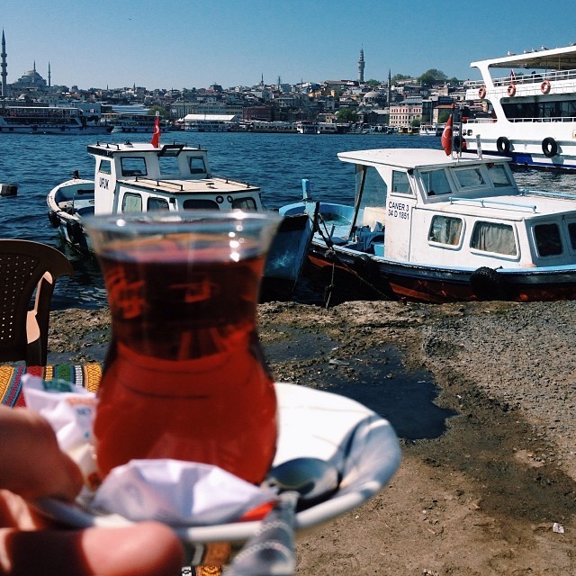 Starting the week well: çay in the sun before work #istanbul #Karaköy #cay #turkey #cleopatrasbling #boho #bohemian #gypsy #travel #seaside #heaven #isthisreal (at Akın Balık)