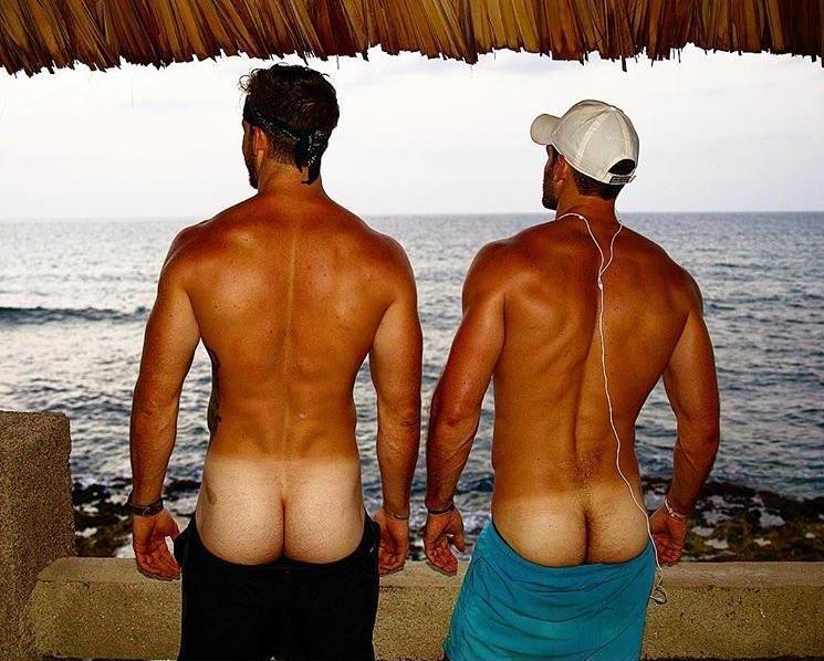 barelyfamousandnaked:Chase Brody Mcnary and Robby Hunter mooning the camera.