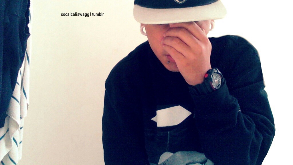 socalcaliswagg:  Reblog?{: Lol excuse my towels 