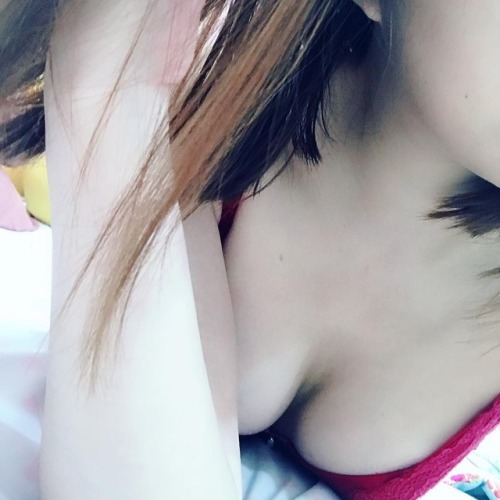 yourlittlehillary: 好悶也 -v- 有無人陪我傾下計 轉發同❤️❤️會有福利架 ##本地 #港女 #香港 #女神 #美女 #淫女 #濕了 #內衣少女 #制服 #咸濕#Hkgirl #