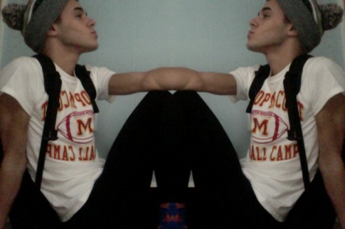 t4mpons:  t4mpons:  flexxin ☼  like my arms doe ?