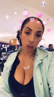 karrmennn:I’m in the mood to get my asshole