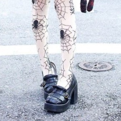 sonnearchive-deactivated2022120:♡ thinking of shoes ♡