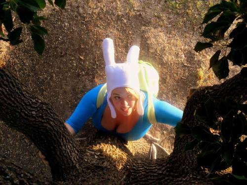 kawaiidesuyolo:your fists have touched my heartCharacter: Fionna the humanCosplay by: MePhotos by: J