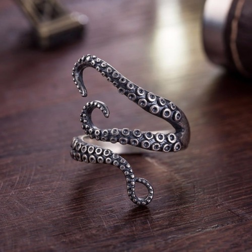 Titanium Steel Octopus Ring => Hotgiftdeals.com/product/titanium-steel-octopus-ring/
