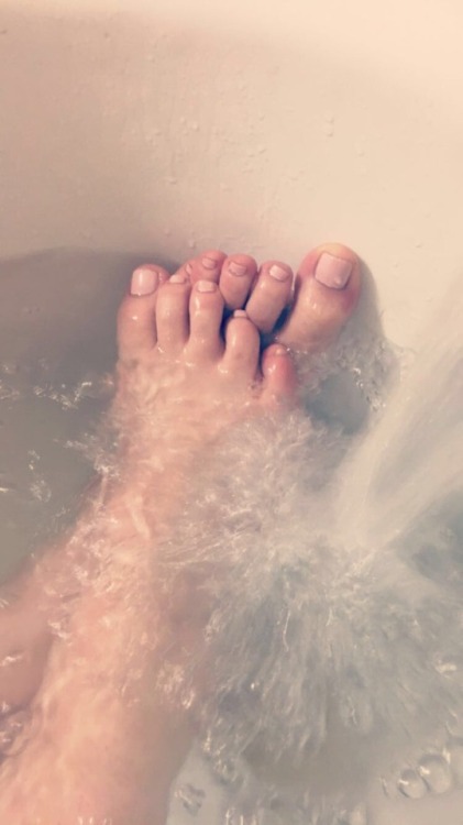 princesscummytoes: Getting clean and perfect for Daddy.