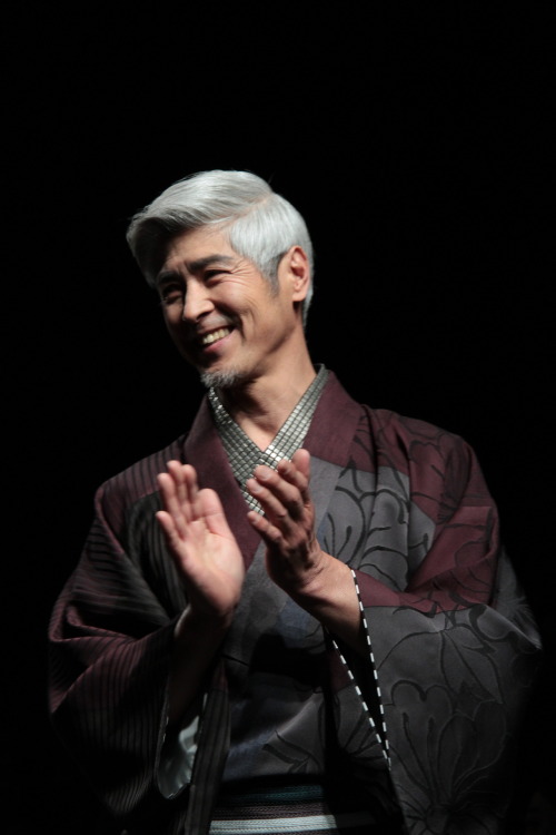 ellensama:My favorite silver fox Japanese runway model is back in another round of amazing designs by Jotaro Saito. Looking even more handsome and always smiling among a sea of serious and frowning models. I still don’t know his name and it kills me!