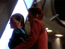 romulan-commander:kiradax + touching