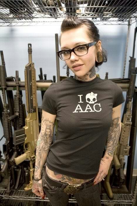 girlandguns:  Girl With Gun  follow me at : http://girlandguns.tumblr.com/