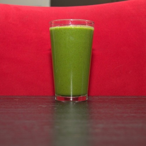 GREEN SMOOTHIE 1 Banana 2C Kale Or Chard 1/2C Cilantro 2T Dates (pitted And Soft) 1/4C Water Blend Until