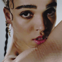 fayedaniels:  cutiepiepoems:  “I had to explain to the cameraman that ‘you’ve