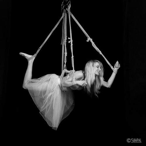 acordesetacris:  Enter the danceR&P Skapal Photography©