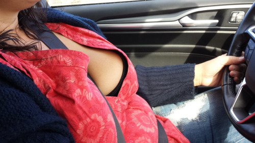 serenaevans19:  I also run a webcam. You guys can see me here: http://bit.ly/1Ii1w4r