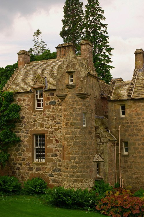 pagewoman:  Cawdor Castle, Cawdor, Scotland. by 2bpencil 