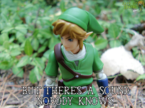 diseasedweasel:punkphantom:zethofhyrule:YUS I MADE A WHAT DOES THE FOX SAY PARODY WITH FIGMA L