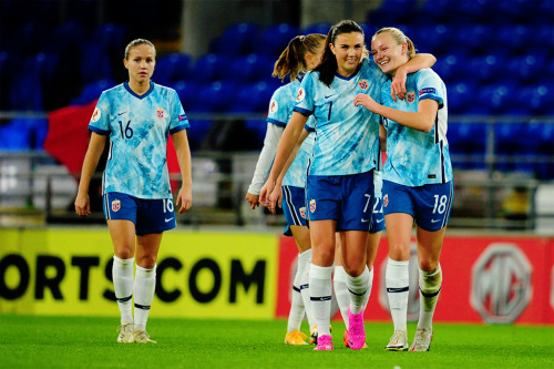 Frida Maanum of Norway celebrates with teammates after scoring a goal during the UEFA Women&rsqu