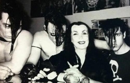 kittycatknows:That time Vampira hung out with the Misfits. L.A.’s Vinyl Fetish, 1982.