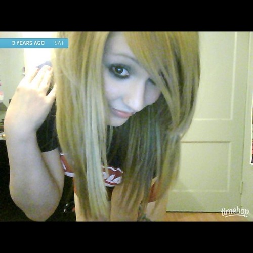 Time hop is the funniest. Three years ago today I thought I was a cool blonde. 👸
