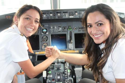 lickypickystickyme: Gol Airlines today has an all female flight. Pilot, co-pilots, flight attendants