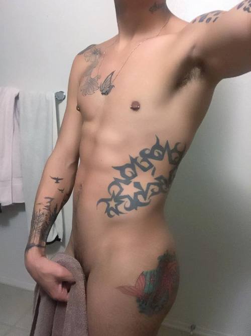 betosbackalley:  Thanks Jorge for the hot photos!  He is Allan at Latinboyz and Alacran at Bilatinmen.  Jorge says thanks to all of his fans and supporters.  Check with him for his gogo dancing schedule in the LA area.  Check him out and hit him up