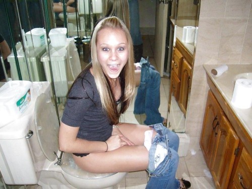 TOILET PEE