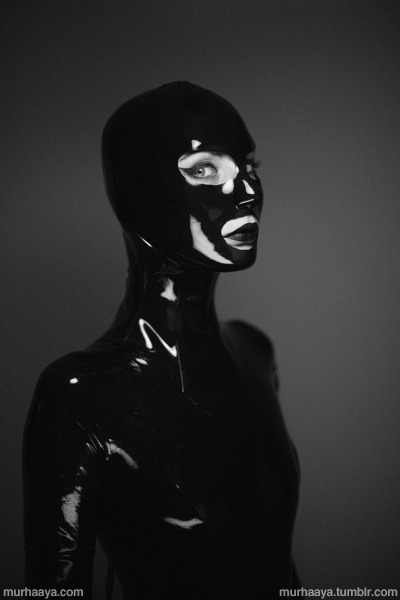 murhaaya:Heavy rubber latex session 2/2