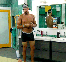 bbmennudeenjoy: bbedits:Faysal on the live feeds around 4:30am EST (8/1/18) sixth gif is the most ob
