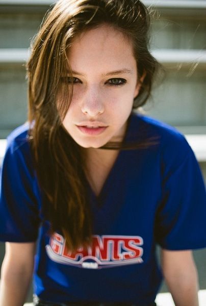 remarkablybeautifulgirls:  Linda