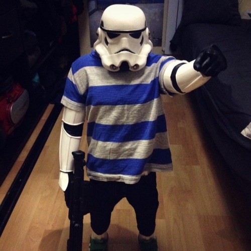 А тем временем - у Мелкого новый прикид #starwars #stormtrooper #501legion #outfitoftheday #outfit 