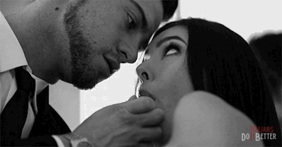 adscoupleslove:  thisisjustfory0u:  <3 help me put it in daddy  🌸