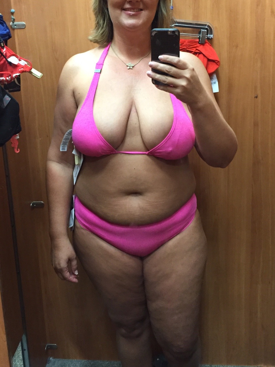 mrsj-thepawg:  Mrs J is keeping us up to date on her shopping habits!