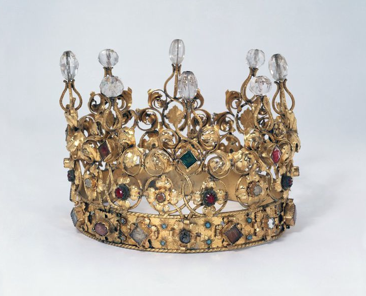 baroqueporn:  This early Baroque crown was made in 1566 by Hans Schmaltz in Fribourg,